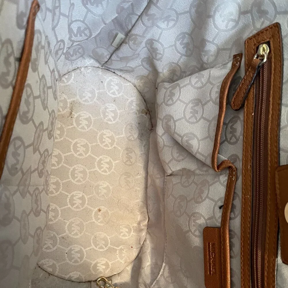 Michael Kors Straw Tote Bag - Picture 6 of 10